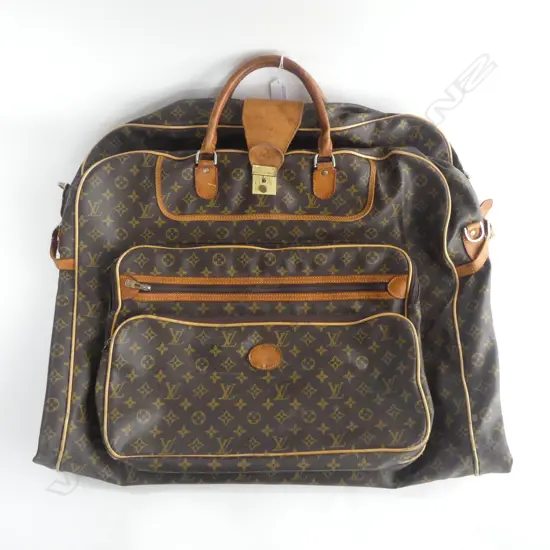 LOUIS VUITTON? GARMENT BAG