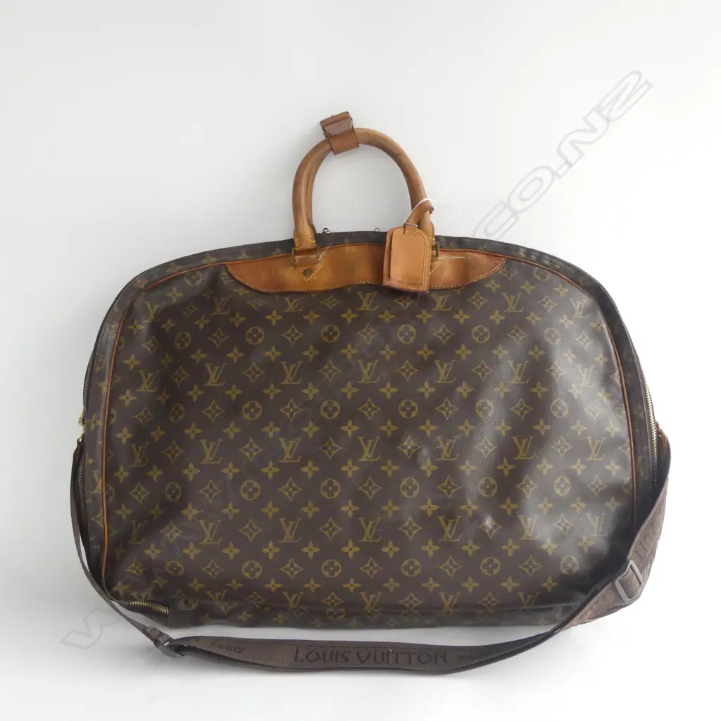 LOUIS VUITTON? SUITCASE, WORN 550x400mm Image 1++