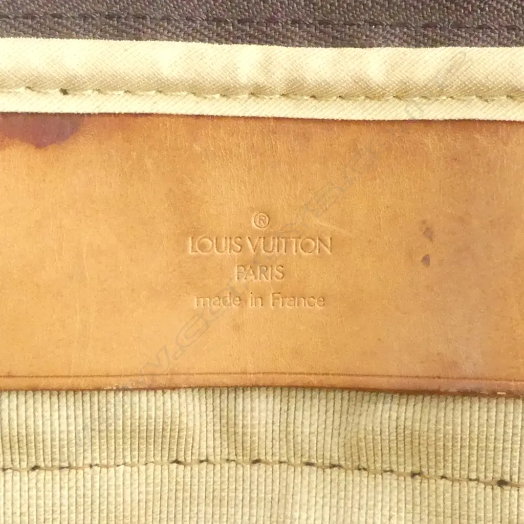 LOUIS VUITTON? SUITCASE, WORN 550x400mm Image 1++