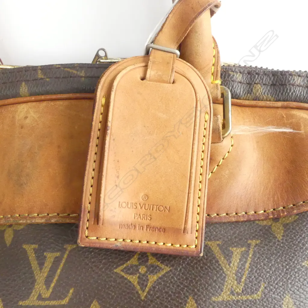 LOUIS VUITTON? SUITCASE, WORN 550x400mm Image 1++
