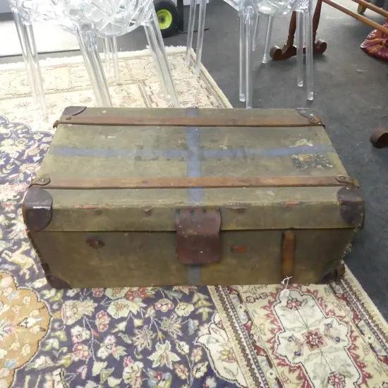 VINTAGE TRAVEL TRUNK (FAULTS)