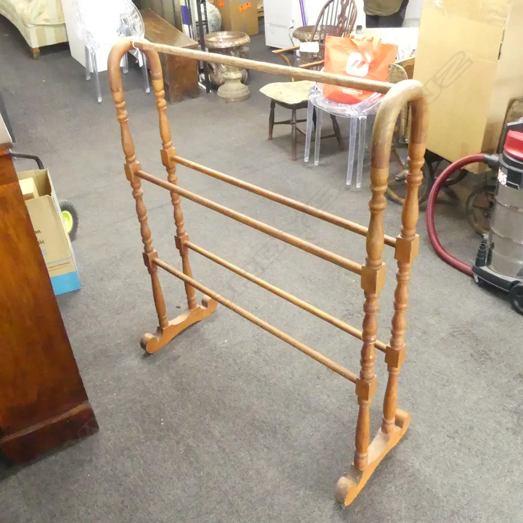 VINTAGE WOODEN TOWEL RACK W.1000 H.1170mm Image 1++