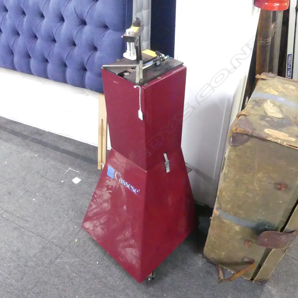 Picture framers CASSESE CS 79 Frame Joiner - V-nailer - UNDERPINNER + ACCESSORIES. Foot operated Image 1++