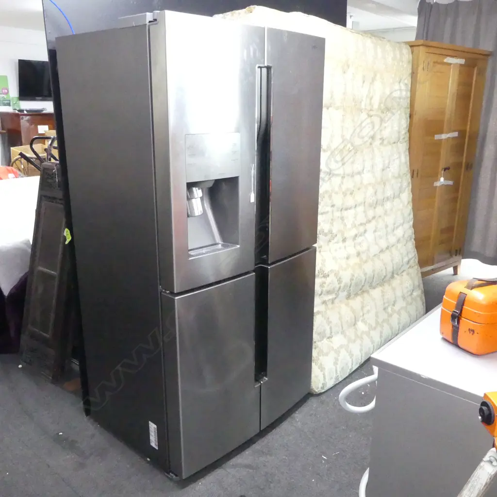 SAMSUNG 4 DOOR FRIDGE/FREEZER  Image 1++