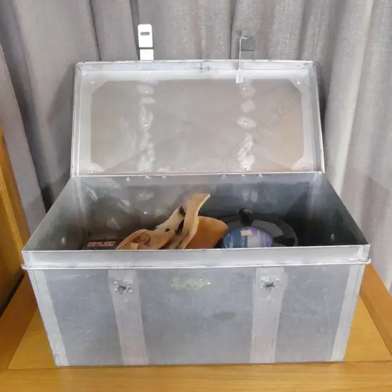 ALUMINIUM TOOL BOX w. BOXED BATTERY CHARGER, HOSE REEL & TOOL BELT 