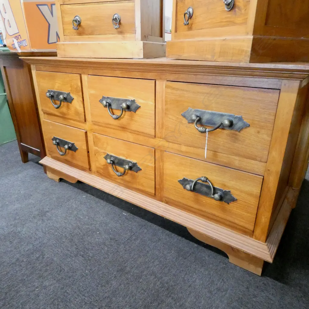 OAK 6 DRAWER LOWBOW Approx. 1480x550x790m Image 1++