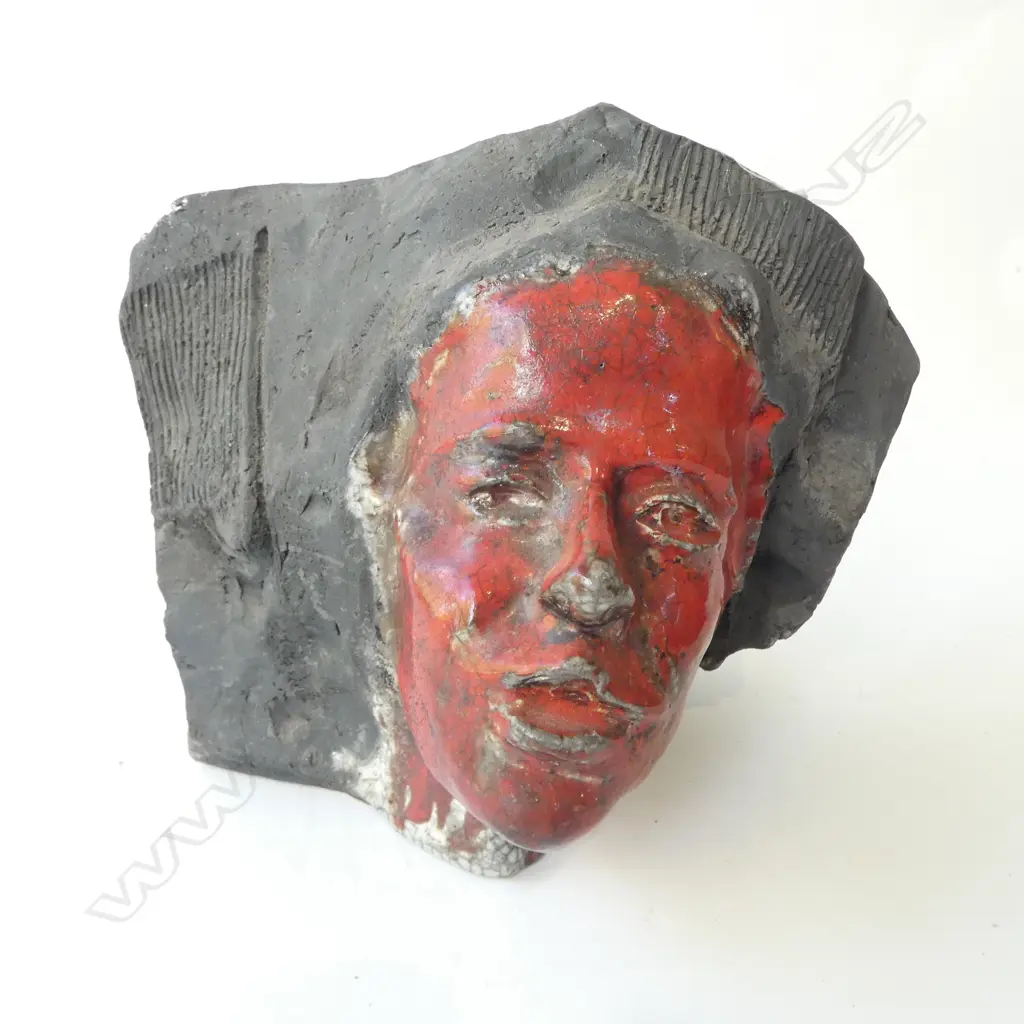 STUDIO POTTERY SCULPTURE w. RED GLAZED FACE 270x180x215mm Image 1++