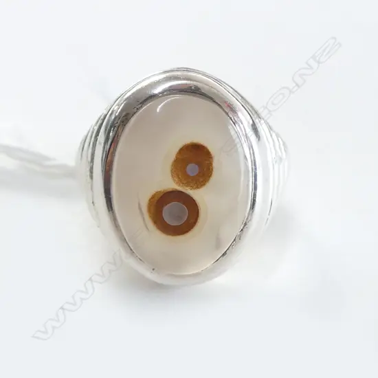 925 SILVER EYE AGATE RING, 19grms SIZE Q
