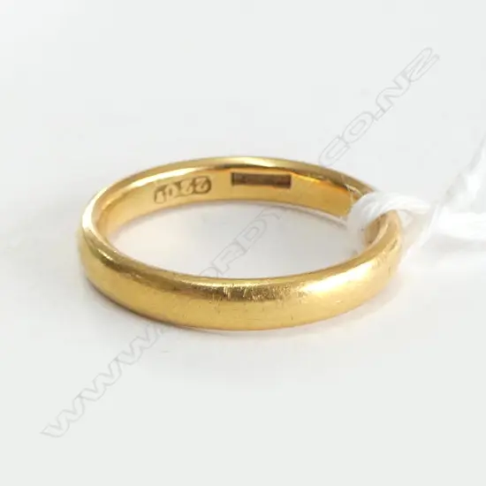22CT YG WEDDER RING, 4.4grms SIZE M