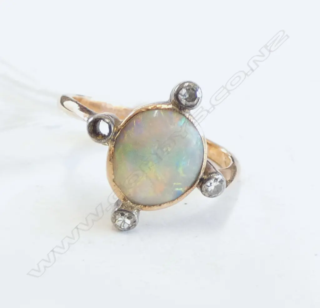 14/15CT GOLD & OPAL RING, 1 DIAMOND MISSING, 2.0grms  SIZE L Image 1++