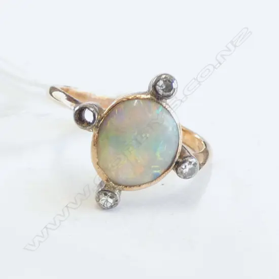 14/15CT GOLD & OPAL RING, 1 DIAMOND MISSING, 2.0grms  SIZE L