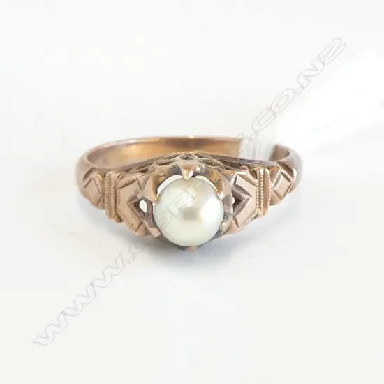 9ct GOLD & PEARL RING 2.0grms SIZE K
