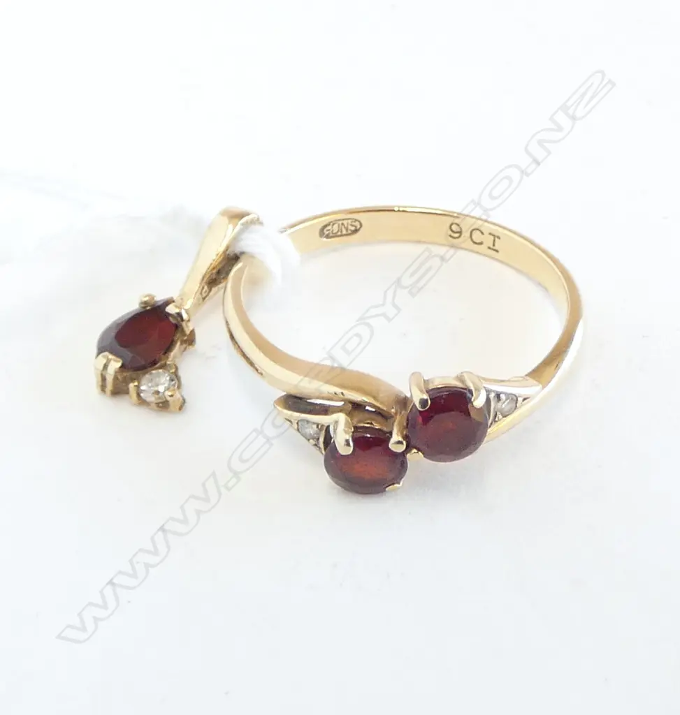 9CT GOLD & GARNET/DIAMOND RING + MATCHING PENDANT 2.3grms SIZE N Image 1++