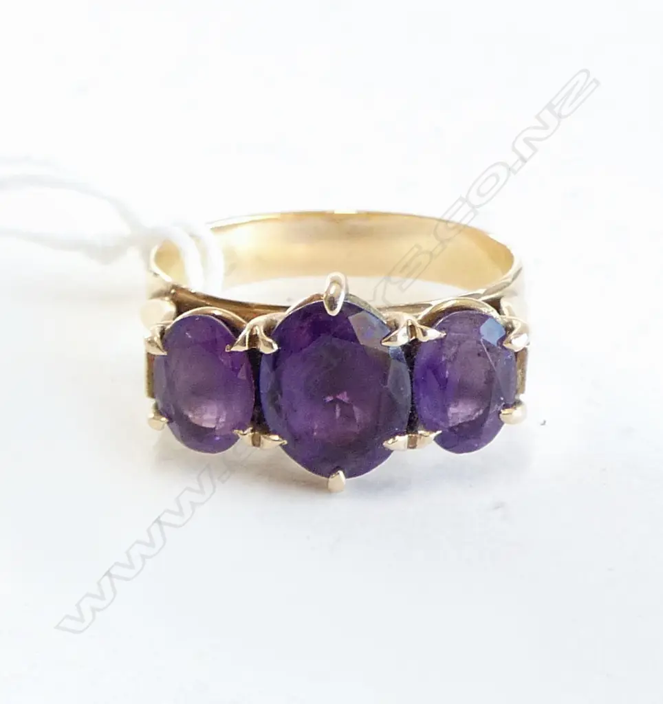 14ct 3 STONE AMETHYST BRIDGE RING, 4.1gm SIZE S Image 1++