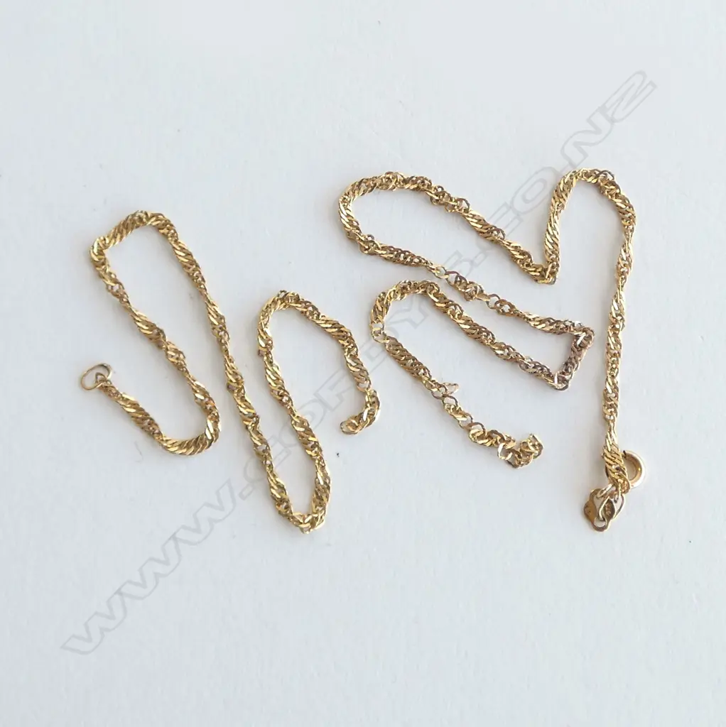 9ct NECKLACE 3.0grms in 2 parts, some links broken Image 1++
