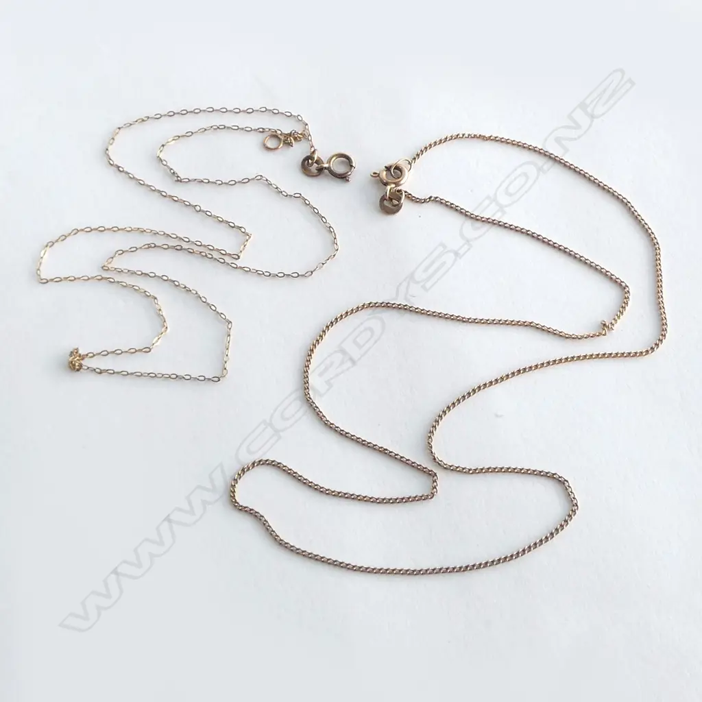 2 9ct GOLD FINE NECK CHAINS 1.88gms Image 1++