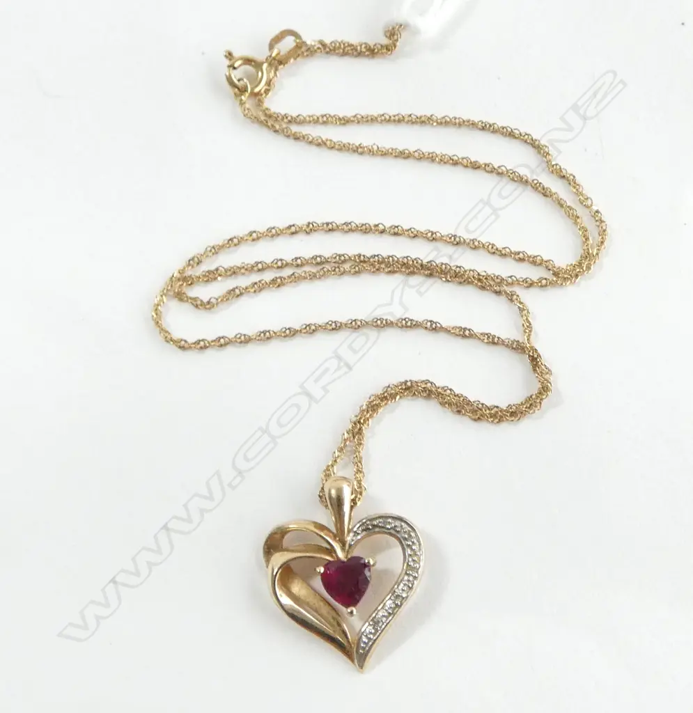 9ct GOLD HEART PENDANT w red stone ON 9CT CHAIN 2.09gms Image 1++
