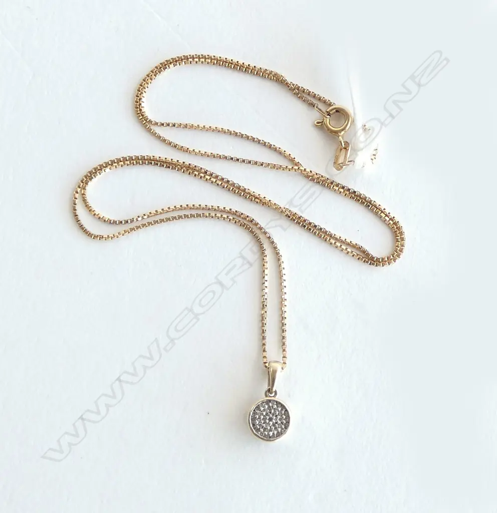 9CT DIAMOND PENDANT NECKLACE 2.5grms Image 1++