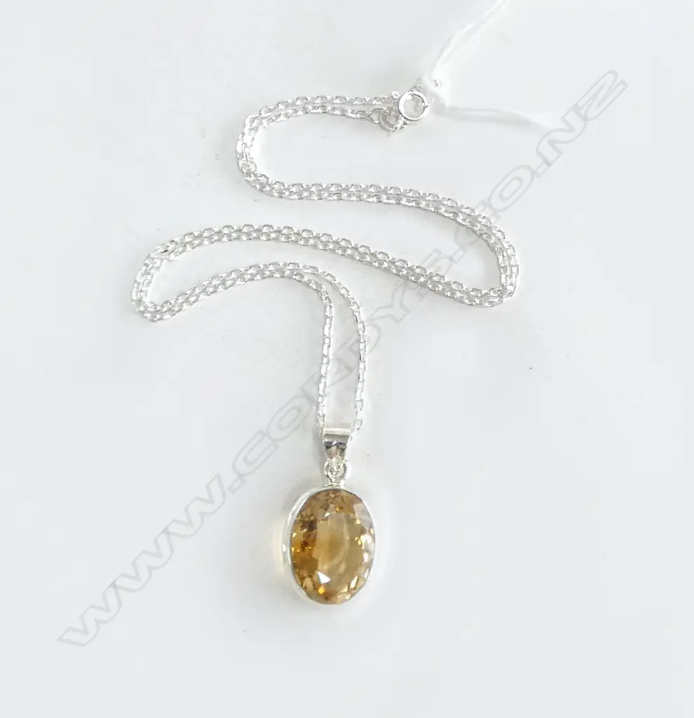 SILVER SET OVAL CUT CITRINE PENDANT on SILVER CHAIN new Image 1++