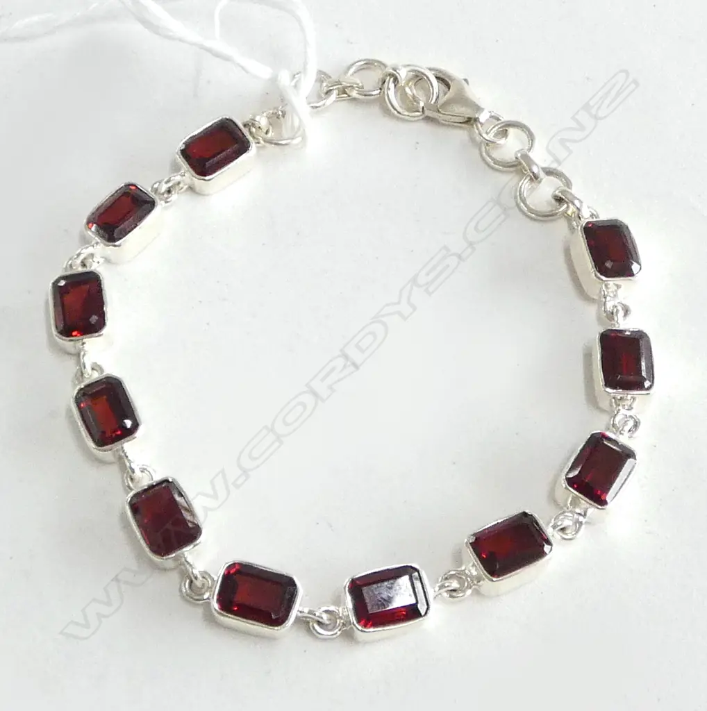 SILVER & GARNET BRACELET new Image 1++