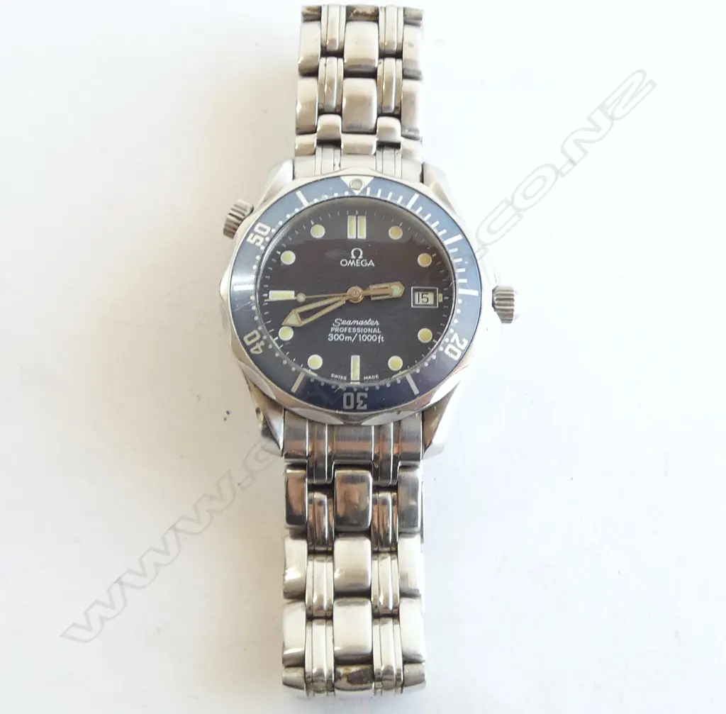 OMEGA Seamaster Professional Diver 300M Steel Mid Size Watch running 36mm case Image 1++