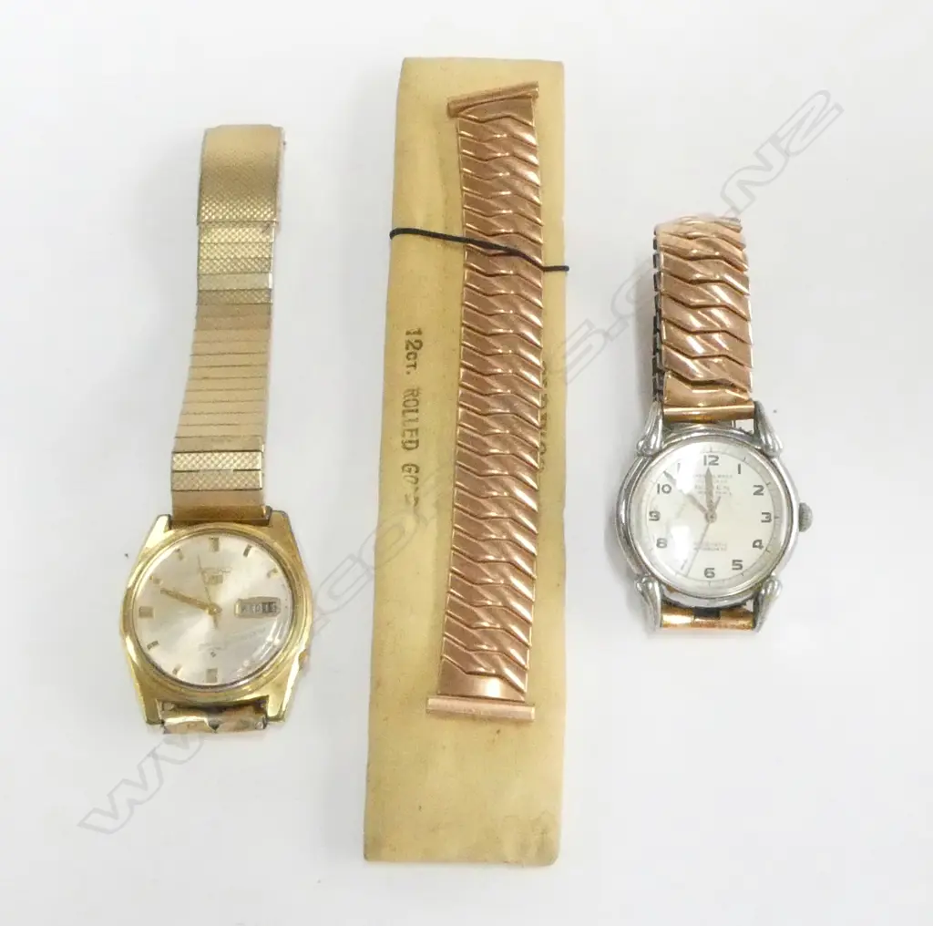 2 VINTAGE GENTS WRISTWATCHES: SEIKO 5 + BUREN Grand Prix 'Skeates Bros. Auckland' to dial. Both running + as new strap Image 1++