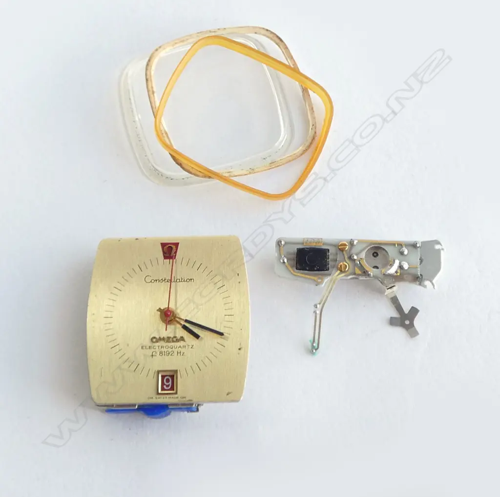 VINTAGE OMEGA CONSTELATION  ELECTRO HUMMING WRISTWATCH MOVEMENT only with glass & seals Image 1++
