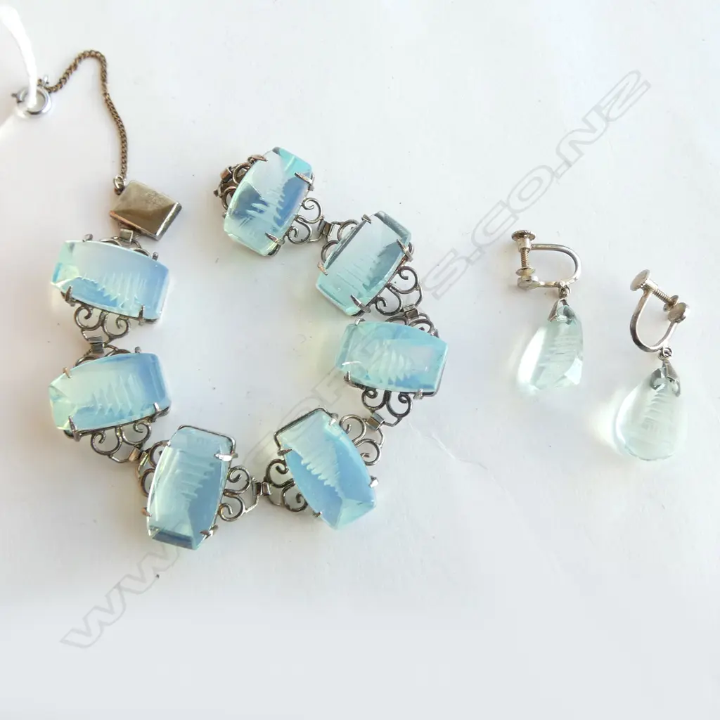 SILVER PLATE & OPALESCENT GLASS pagoda temple cut BRACELET AND EARRINGS SET (BOXED). Image 1++