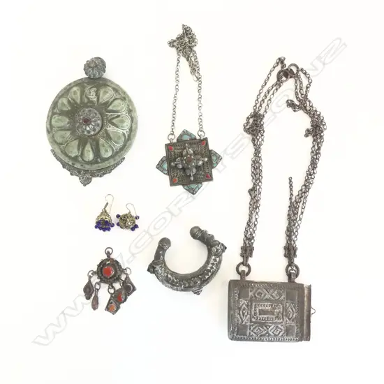 VINTAGE TIBETAN JEWELLERY: SILVER BOX 0N CHAIN + COPPER BUCKLE + 3 GEM SET PENDANTS + PR GILT EARRINGS