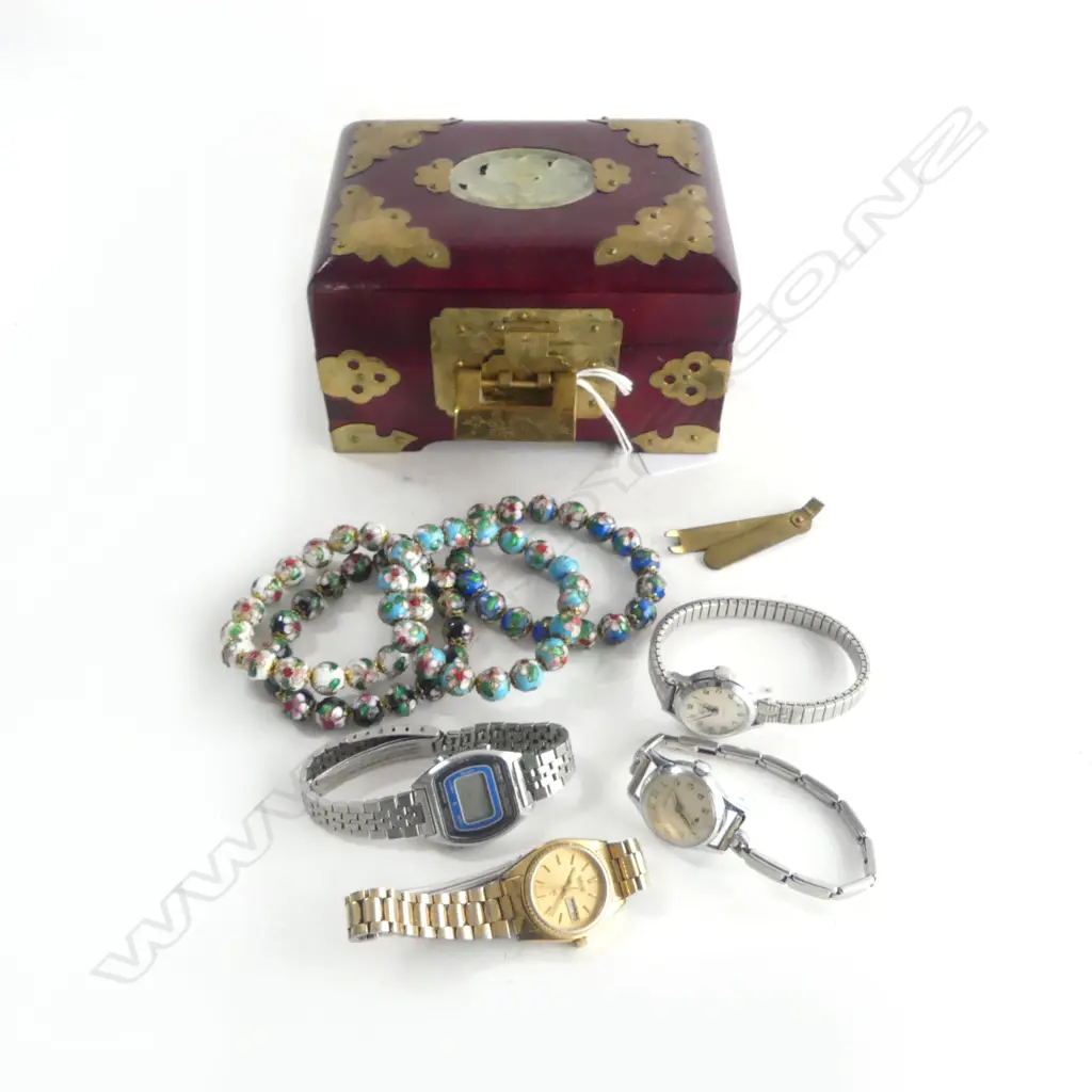 4 WRIST WATCHES, 4 BEADED BRACELETS IN ORIENTAL JEWELLERY BOX W.135mm Image 1++