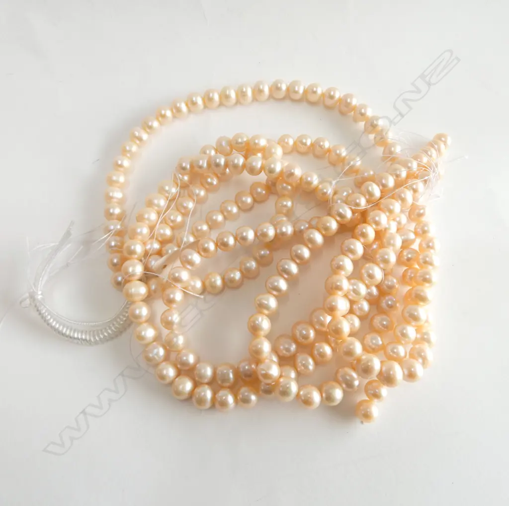 5 STRANDS BLUSH COLOURED FRESHWATER PEARLS 9-10mm no clasps need threading Image 1++