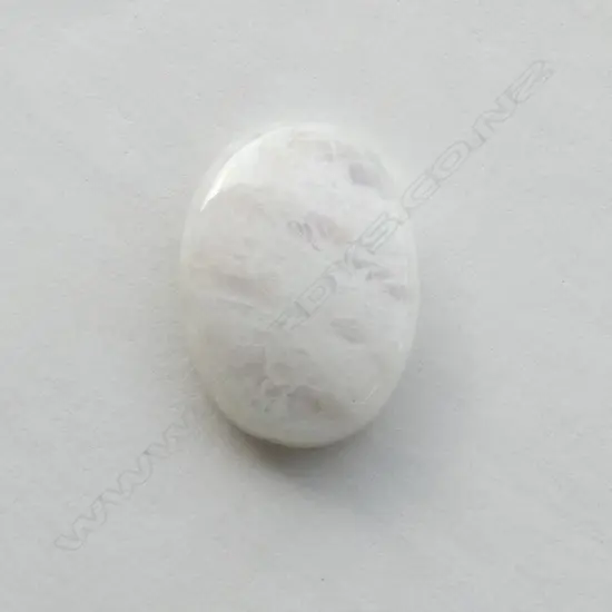 LRG OVAL RAINBOW MOONSTONE CABOCHON 