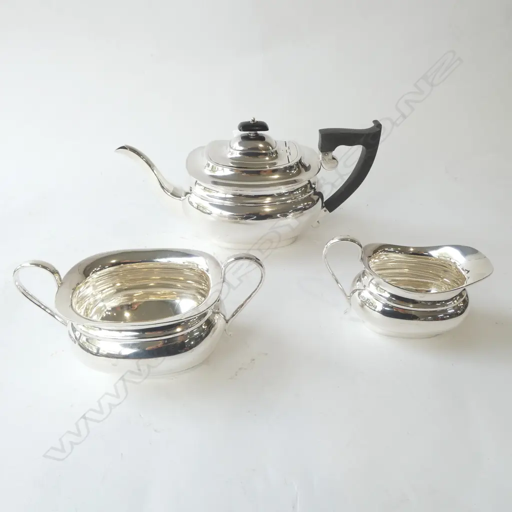 3 PCE STG SILVER TEA SET, SHEFFIELD 1960 1174grms Image 1++