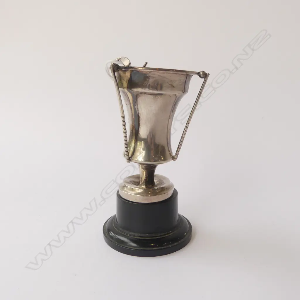 STG SILVER WALKER & HALL GOLF CUP, BIRMINGHAM 1931, 45.43gms; Awarded to G. AULD FAULTS Image 1++