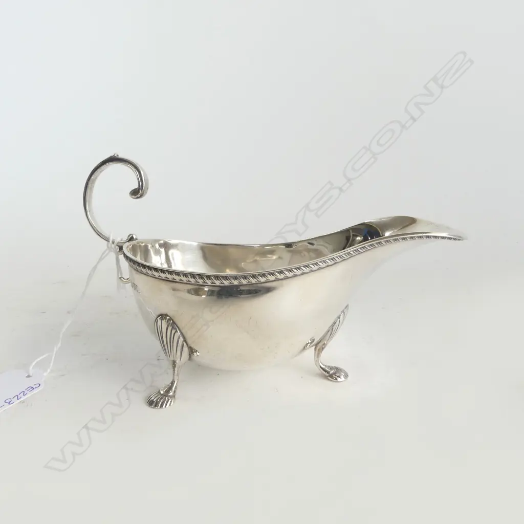STG SILVER SAUCE BOAT, CHESTER w. DATE MARK RUBBED, 129gms Image 1++