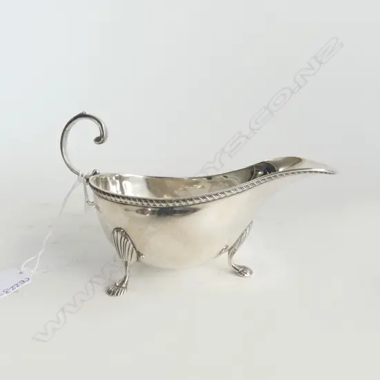 STG SILVER SAUCE BOAT, CHESTER w. DATE MARK RUBBED, 129gms
