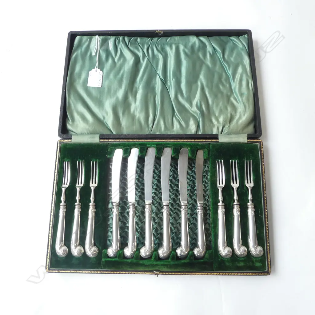 12PC STG SILVER PISTOL GRIP HANDLES DESSERT CUTLERY SET SHEFFIELD 1909 IN CASE, L.335MM Image 1++