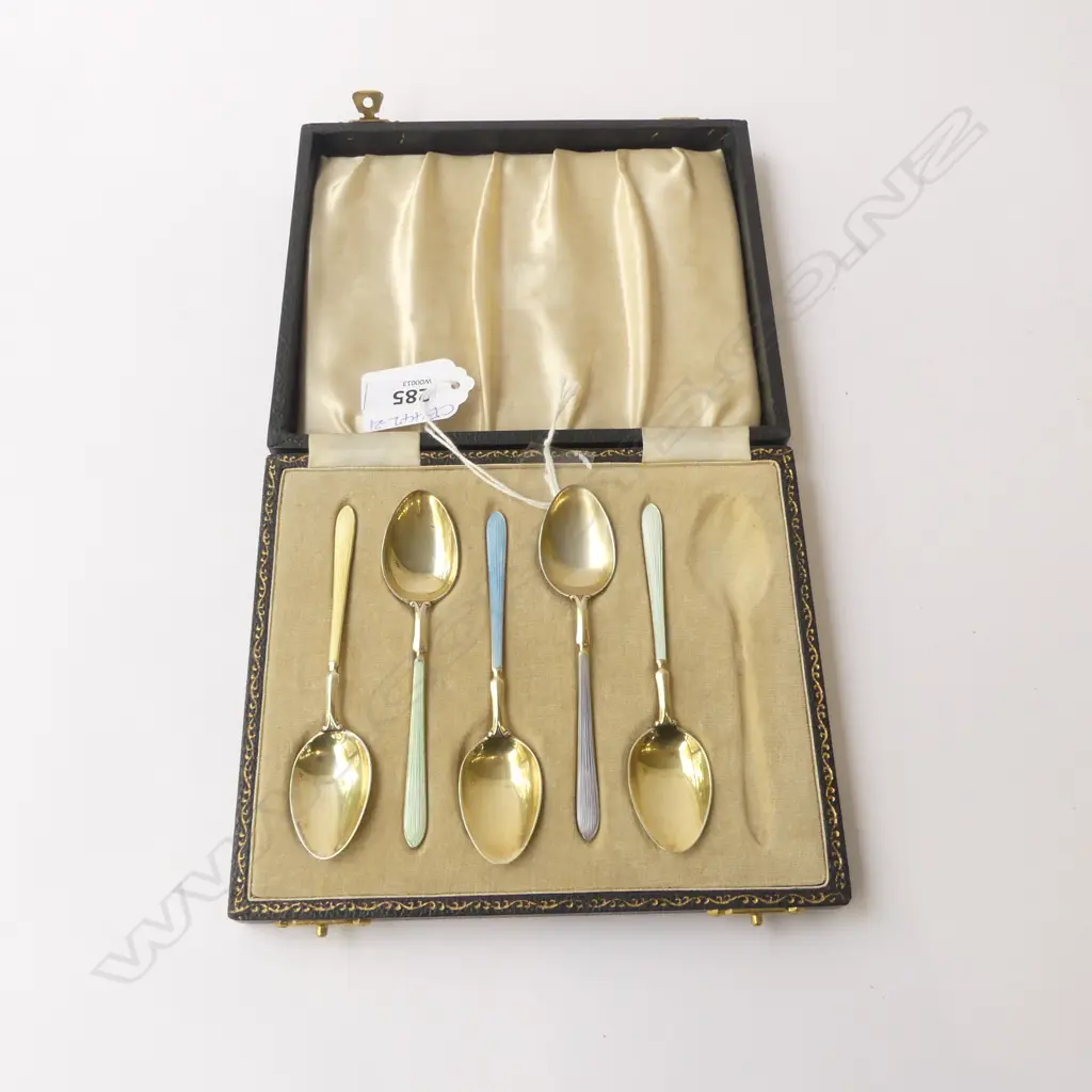 SET OF FIVE STG SILVER & ENAMEL SPOONS, BIRMINGHAM 1956 BY WILLIAM SUCKLING LTD - BOXED 1 MISSING Image 1++