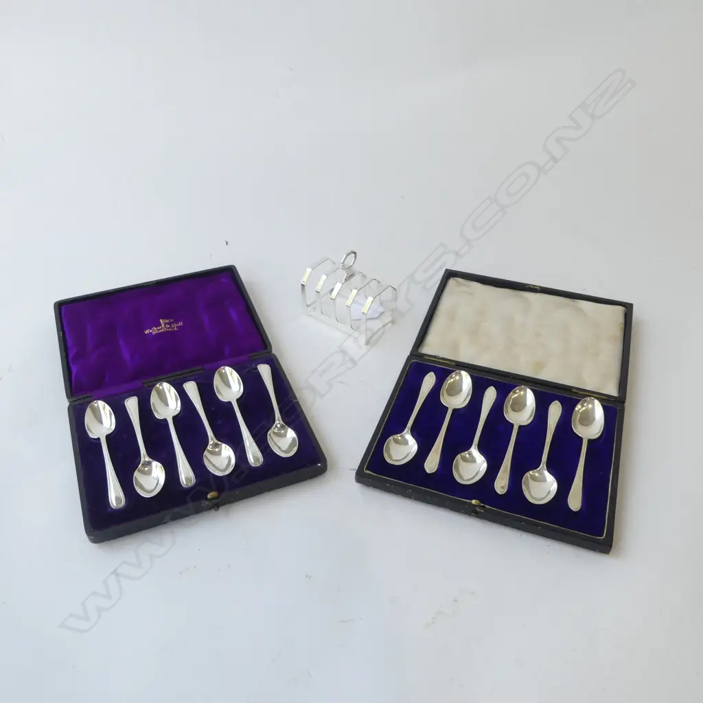 2x 6 STG SILVER TEASPOONS, CASED + TOAST RACK, 199grms Image 1++