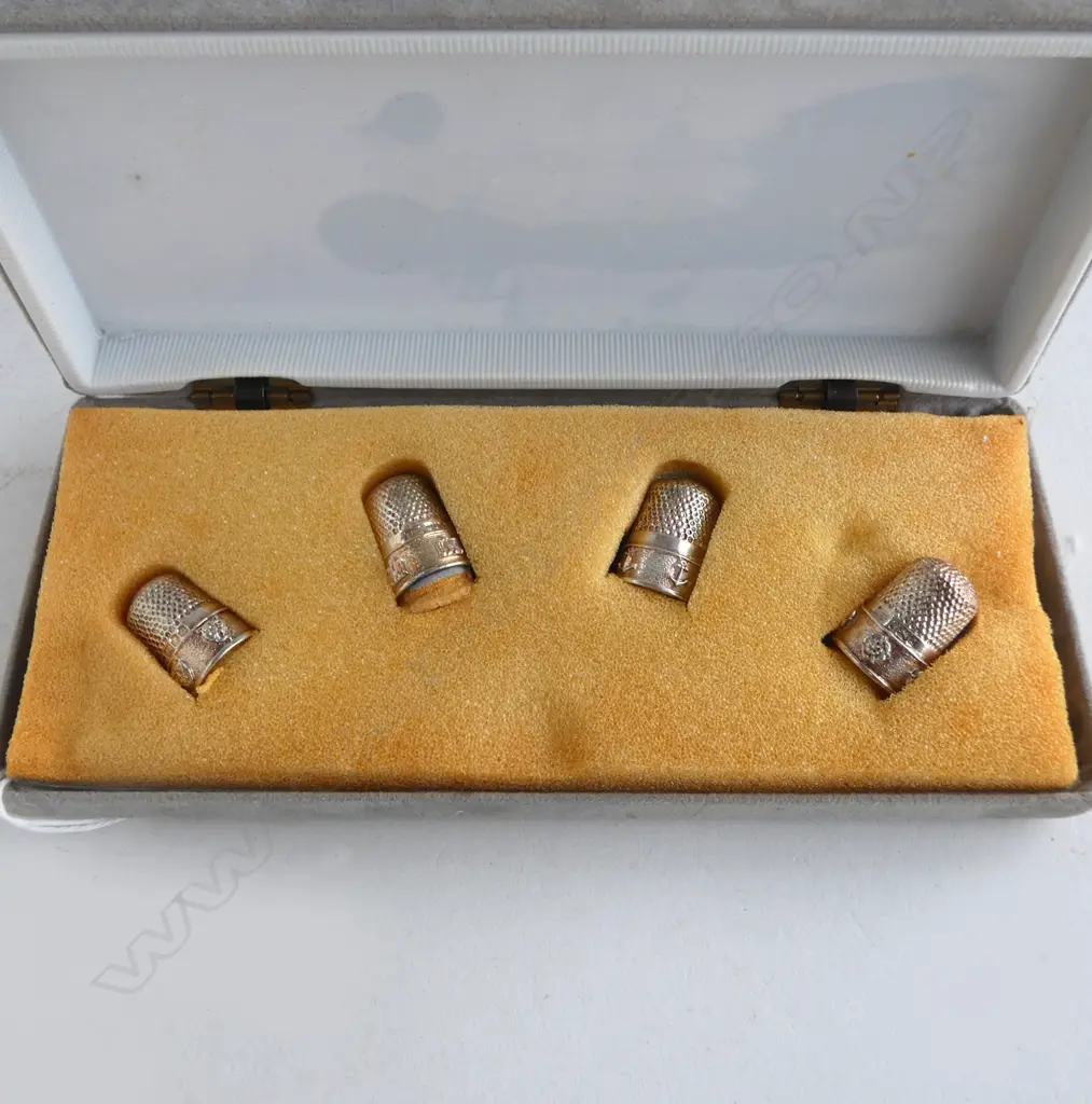 SET 4 BRITISH HALLMARKED SILVER THIMBLES IN BOX 4 different GB Assay Office Hallmarks Image 1++