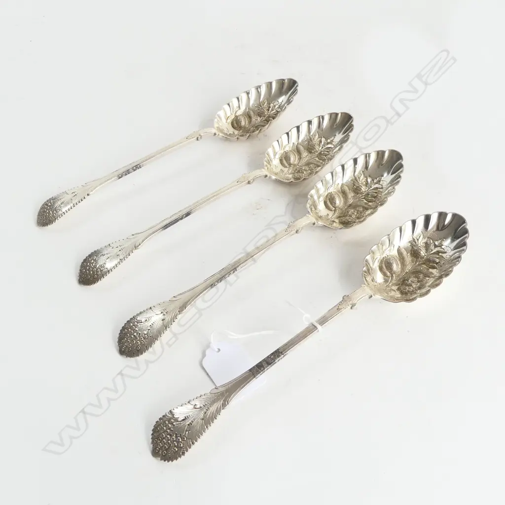 SET 4 VICTORIAN SILVER PLATE BERRY SPOONS fancy bowls & terminals Image 1++