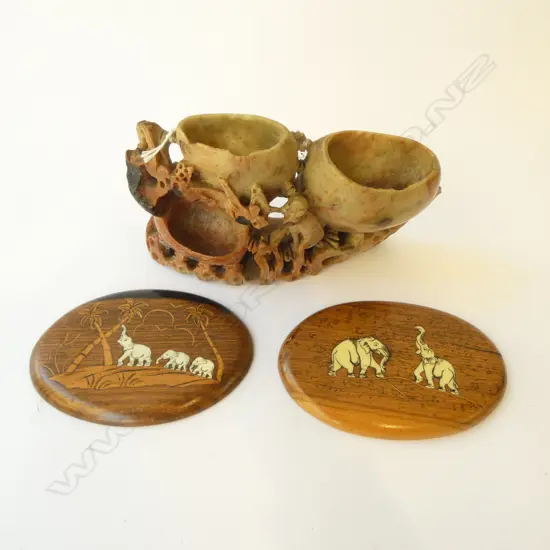 ORIENTAL SOAPSTONE VASE W.215mm + 2 ELEPHANT INLAID PANELS W.150mm