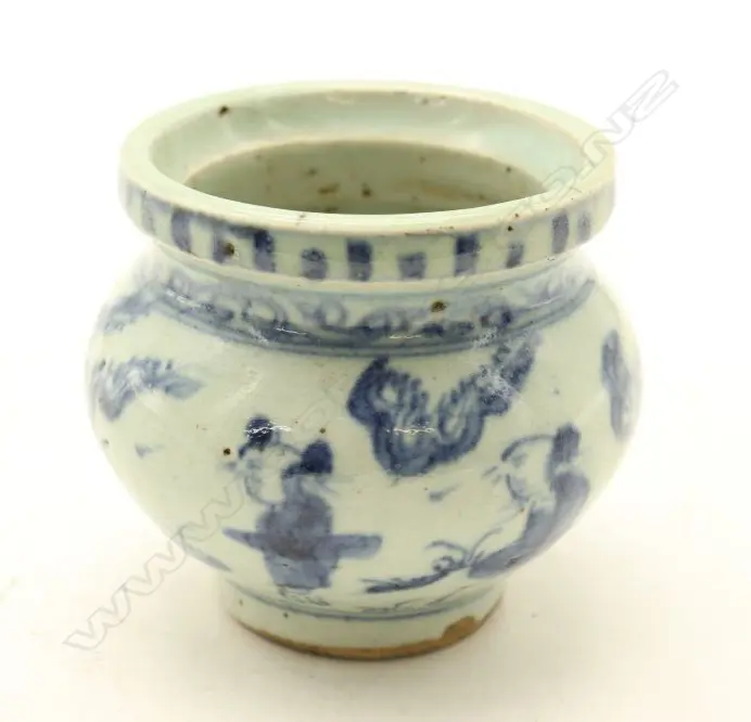 An old Chinese Ming Dynasty style Blue and White Figures Small Jar H.85mm-John Perry Collections Image 1++