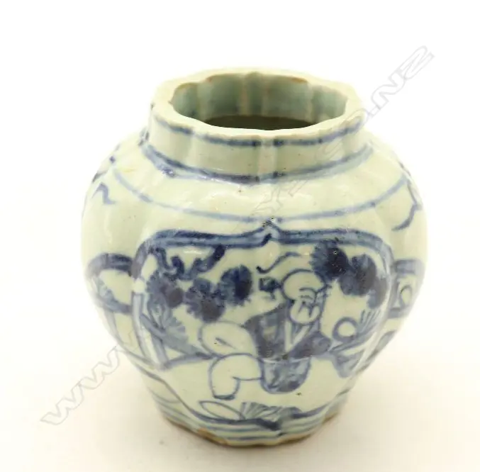 An old Chinese Ming Dynasty style Blue and White 'Figures' Vase H.100mm-John Perry Collections Image 1++