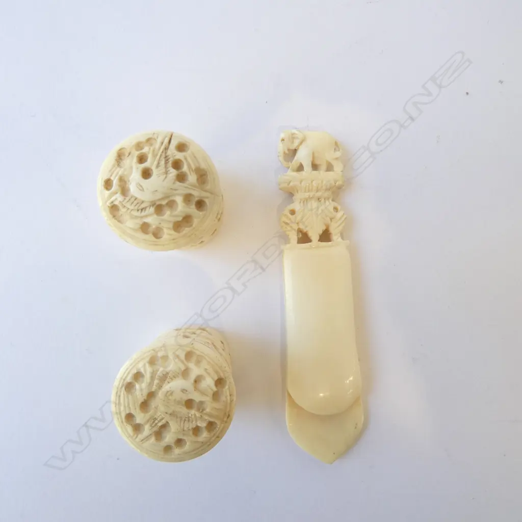 TWO VINTAGE IVORY CONTAINERS AND BOOKMARK L.85mm Image 1++