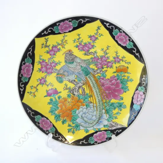 LRG ORIENTAL FAMILLE ROSE PLATE, Dia.300mm