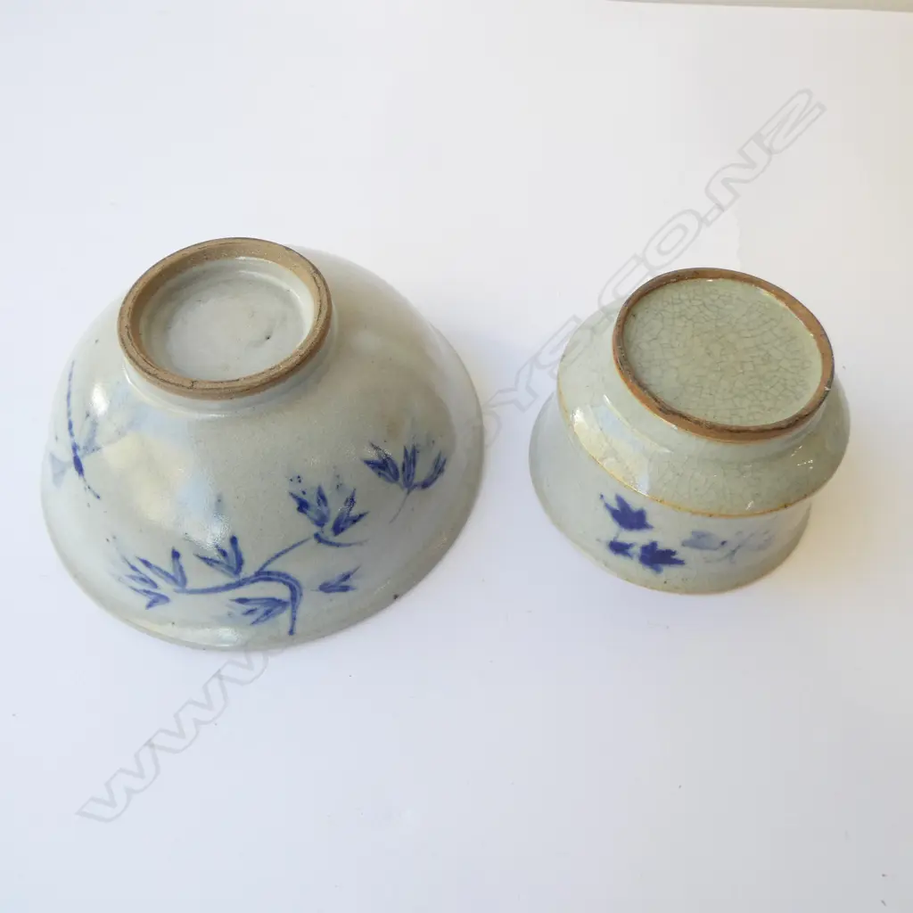 2 OLD CHINESE HAND PAINTED STONEWARE BOWLS, Dia.180 & 110mm Image 1++