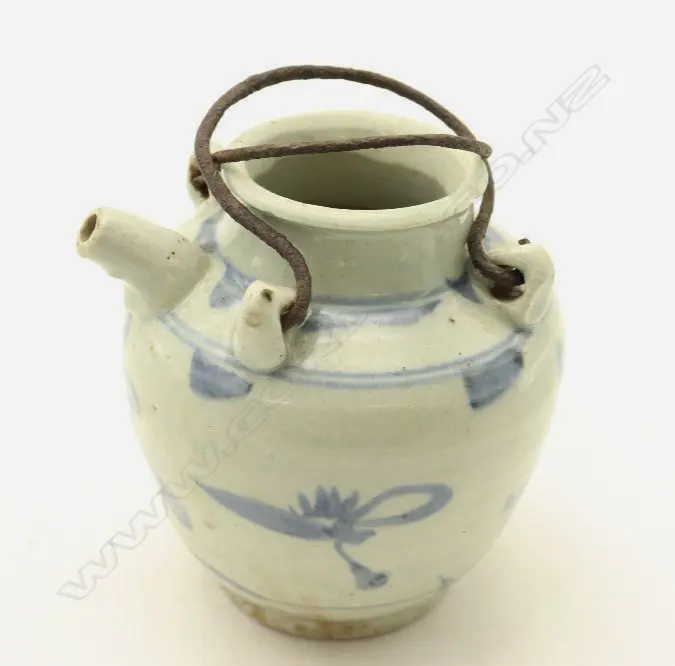An old Chinese Ming Dynasty style Blue and White Teapot. H.130mm-John Perry Collections Image 1++