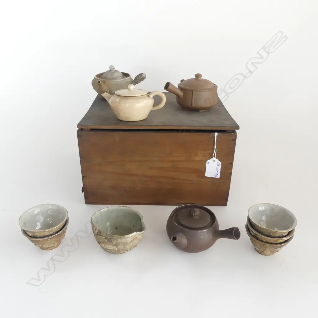 COLLECTION OLD JAPANESE TEAPOTS & DRINKING CUPS Image 1++