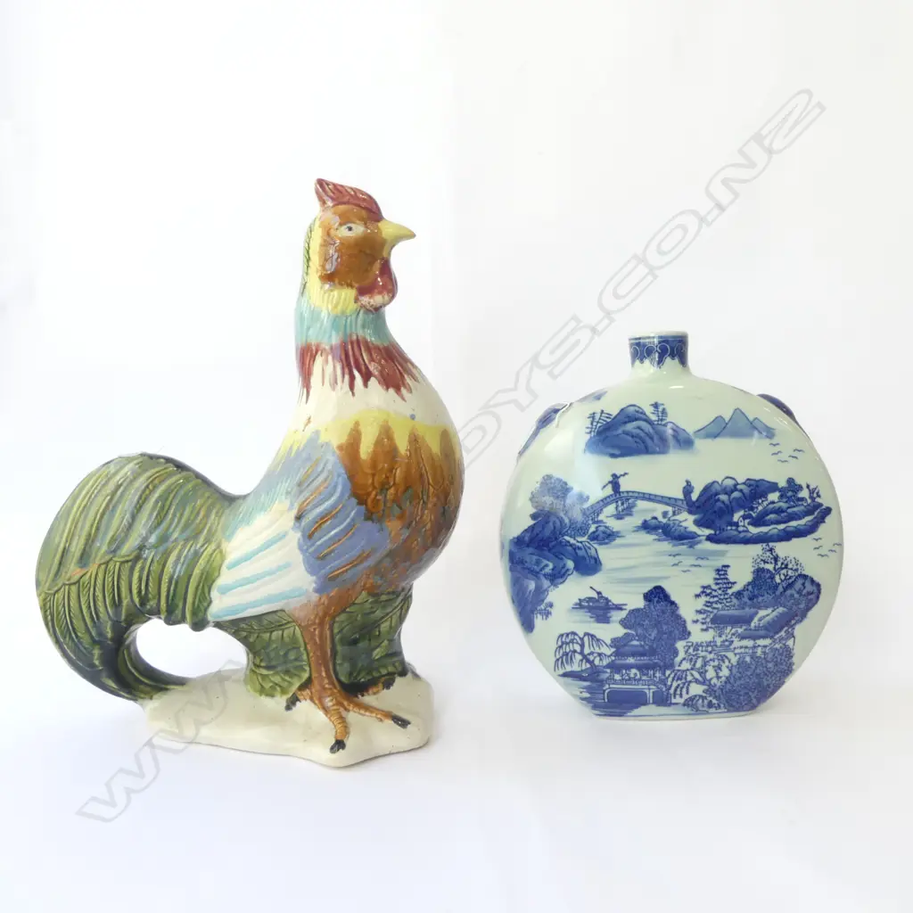 CHINESE B/W BOTTLE VASE H350MM & POTTERY ROOSTER ORN H500MM Image 1++